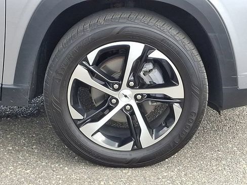 Used 2024 Chevrolet Trax RS FWD image 28