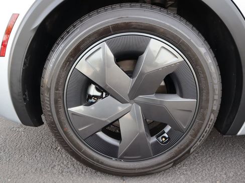 Certified 2025 Toyota Prius LE image 30