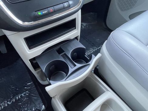 Used 2016 Dodge Grand Caravan SE w/ Quick Order Package 29E SE image 23