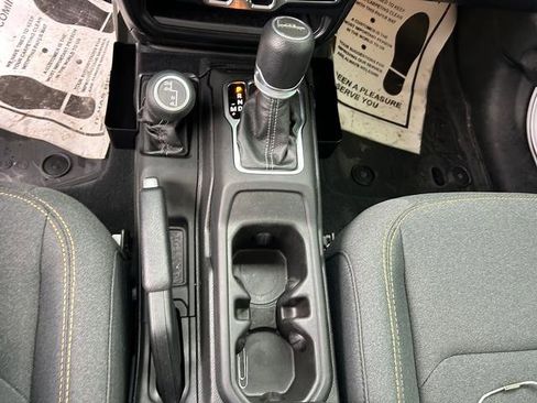 Used 2024 Jeep Gladiator Sport image 20