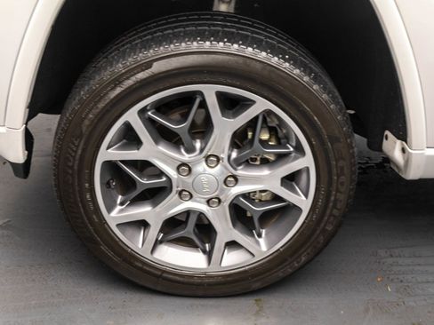 Used 2021 Jeep Grand Cherokee Overland AWD/4WD image 42