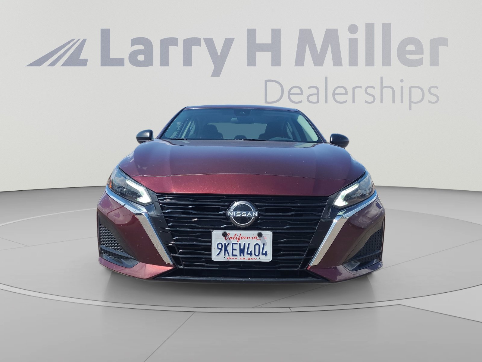 Used 2024 Nissan Altima 2.5 SV FWD image 8