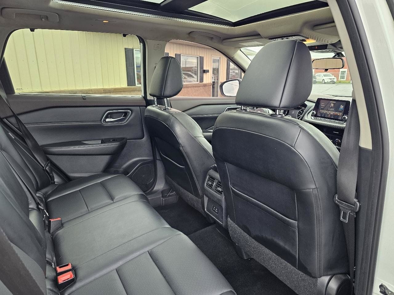 Used 2021 Nissan Rogue SV w/ Premium Package FWD image 25