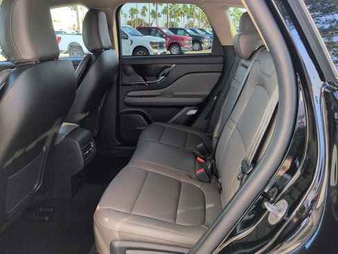 New 2026 Lincoln Corsair Premiere image 15