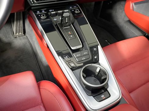 Certified 2022 Porsche 911 Carrera 4 AWD/4WD image 35