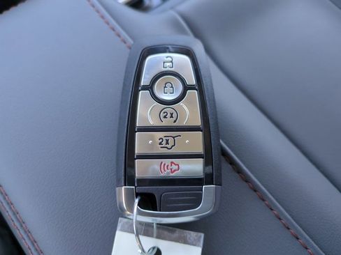 New 2025 Ford Expedition Active image 28