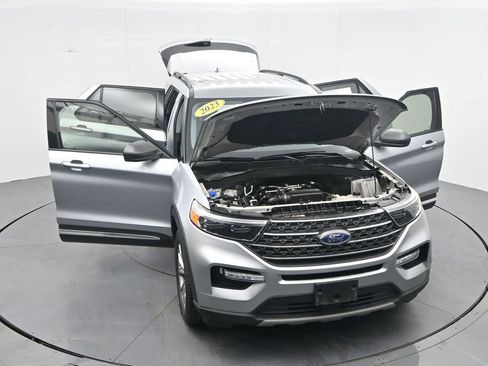 Used 2023 Ford Explorer XLT w/ Equipment Group 202A RWD image 31