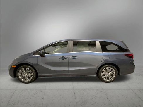 New 2026 Honda Odyssey Touring image 2