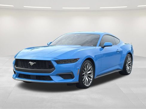 Used 2025 Ford Mustang Premium RWD image 1
