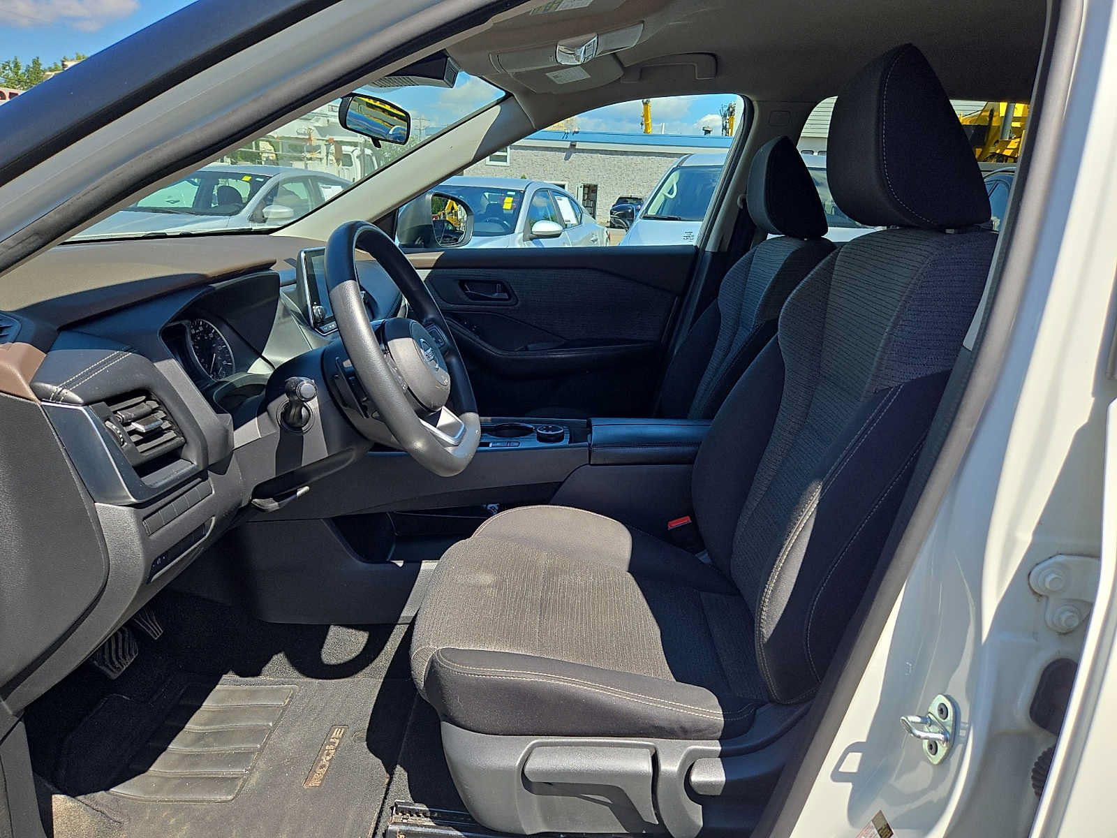 Used 2021 Nissan Rogue S AWD/4WD image 13