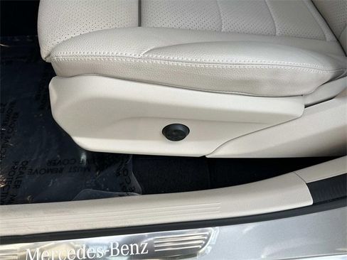 Used 2022 Mercedes-Benz GLC 300 GLC 300 image 21