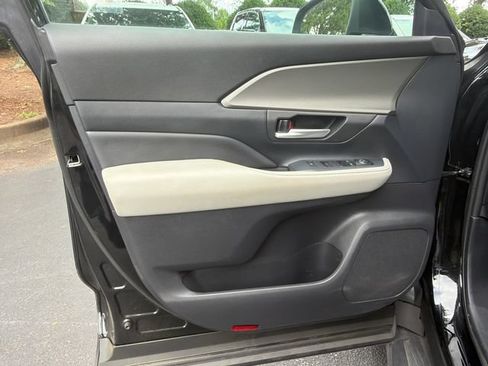 Used 2025 Toyota Grand Highlander FWD image 10