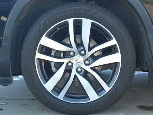 Used 2018 Honda Pilot Touring image 7