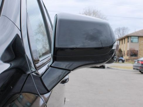 Used 2024 Chevrolet Suburban RST w/ Luxury Package image 7