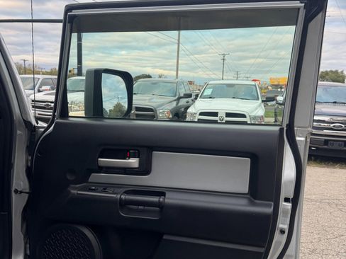 Used 2008 Toyota FJ Cruiser 4WD image 14