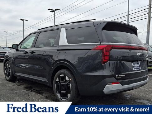 New 2026 Kia Carnival EX FWD image 3