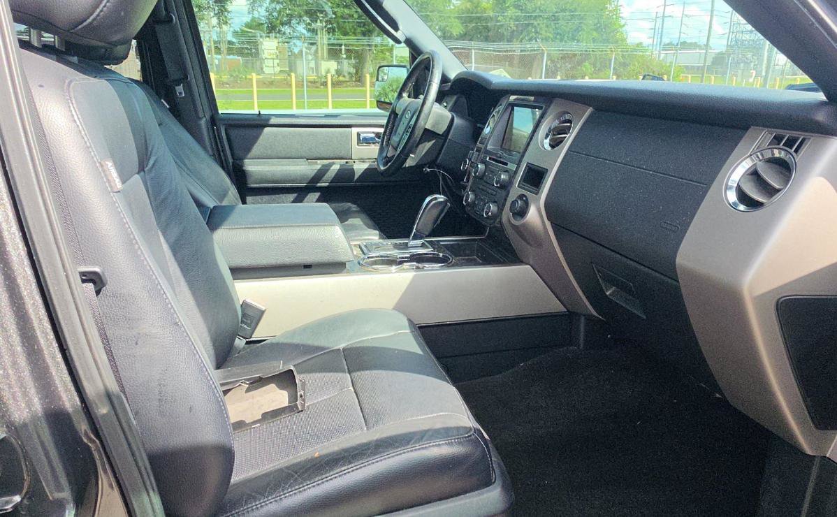 Used 2017 Ford Expedition EL Limited w/ Equipment Group 301A RWD image 9