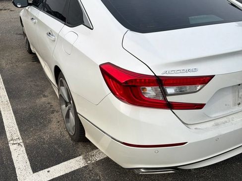 Used 2018 Honda Accord Touring image 5