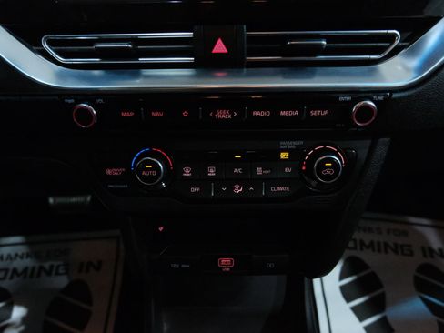 Used 2022 Kia Niro EX w/ Cold Weather Package image 27