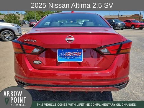 Used 2025 Nissan Altima 2.5 SV FWD image 10