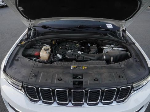 Used 2023 Jeep Grand Cherokee Limited image 26