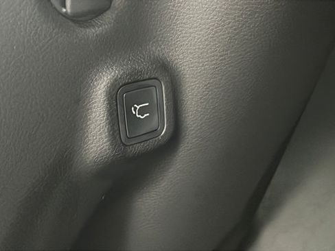 New 2026 Jeep Compass Limited w/ Sun, Sound & Navigation Group AWD/4WD image 18