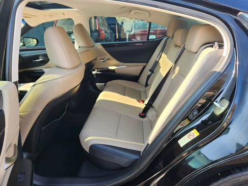 Used 2019 Lexus ES 300h image 20