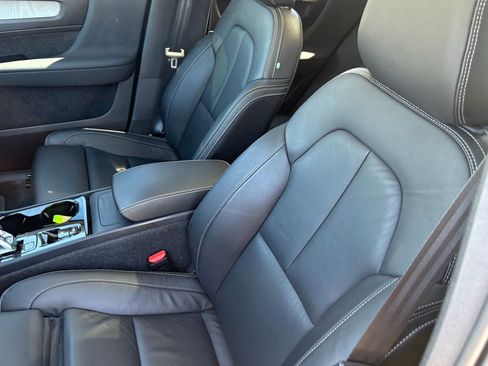 Certified 2023 Volvo XC40 B5 Plus w/ Protection Package Premier image 26