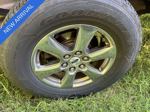 Used 2018 Ford F150 XLT w/ Equipment Group 301A Mid AWD/4WD image 11