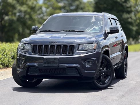 Used 2015 Jeep Grand Cherokee Altitude image 1