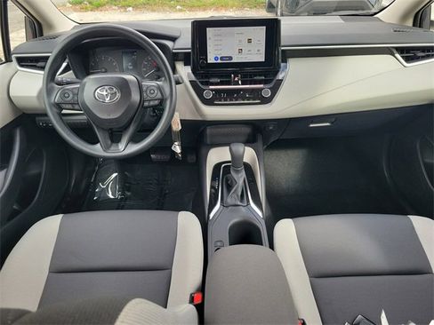 Used 2025 Toyota Corolla LE image 7
