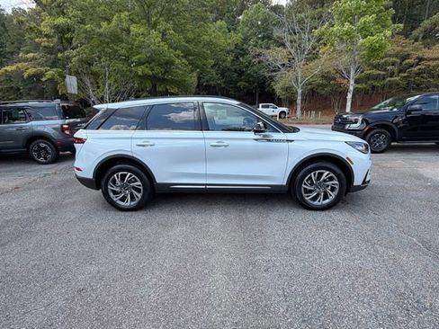 New 2025 Lincoln Corsair FWD w/ Equipment Group 101A image 16