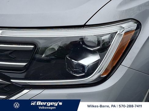 Certified 2025 Volkswagen Atlas SE AWD/4WD image 10
