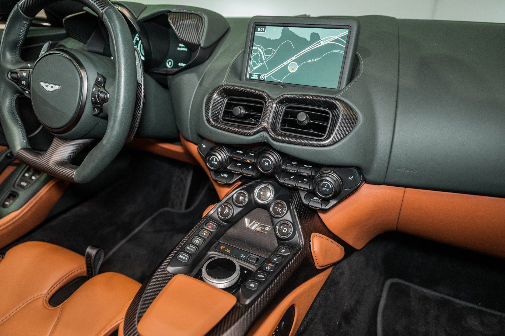 Used 2023 Aston Martin V12 Vantage Roadster RWD image 21