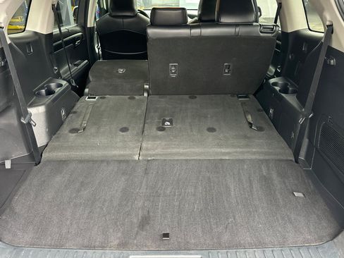 Used 2021 Toyota Highlander XLE AWD/4WD image 15