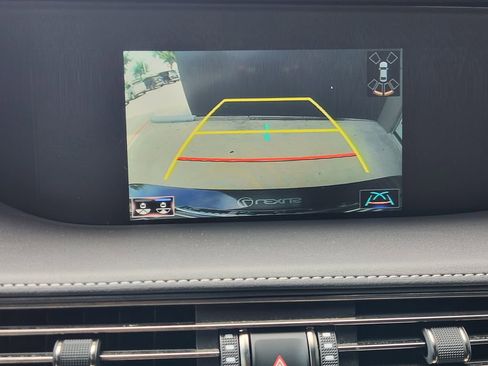 Used 2018 Lexus LS 500 w/ Accessory Package (Z2) RWD image 17