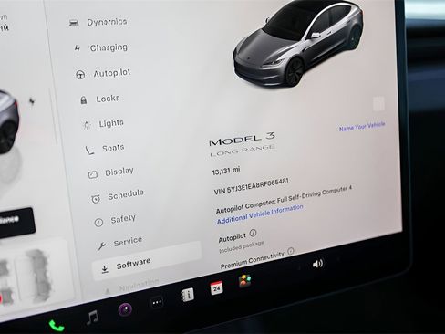 Used 2024 Tesla Model 3 Standard Range image 17
