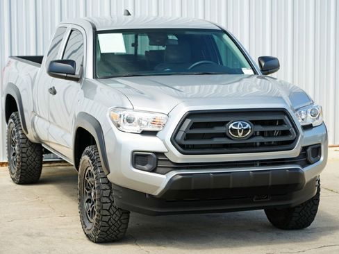 Used 2022 Toyota Tacoma SR w/ SX Package image 40