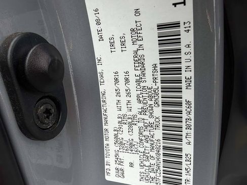 Used 2017 Toyota Tacoma TRD Pro AWD/4WD image 18
