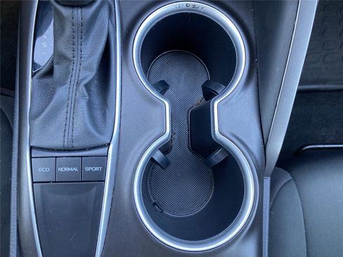 Used 2024 Toyota Camry LE image 15