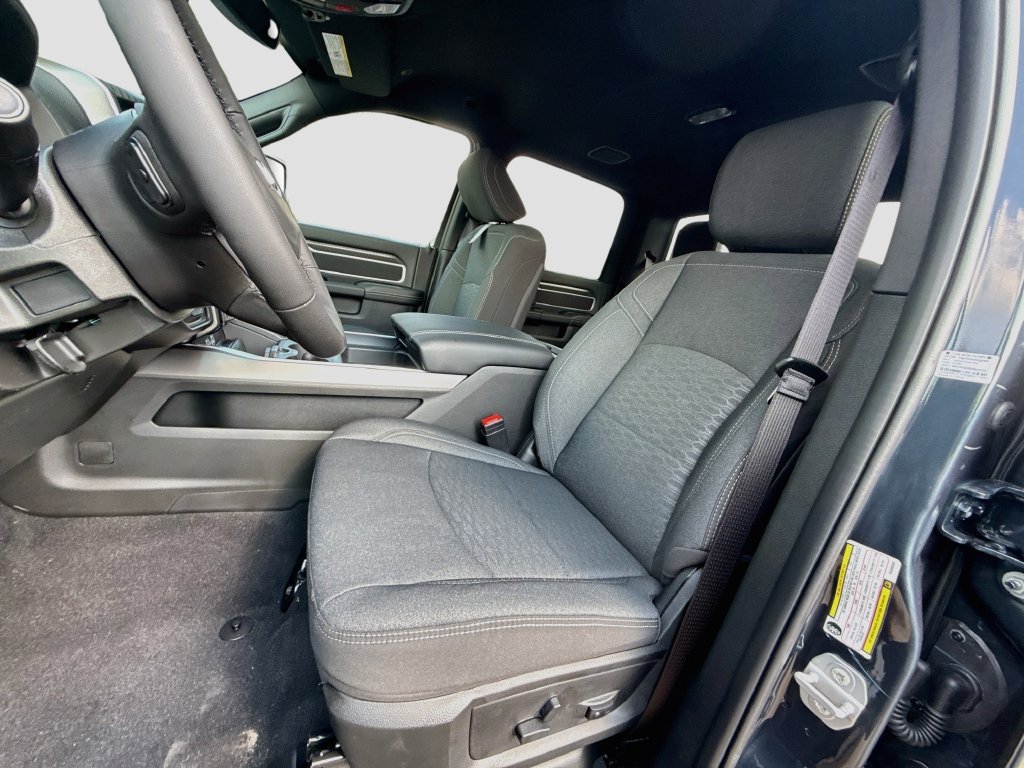 New 2027 RAM 3500 Big Horn AWD/4WD image 22
