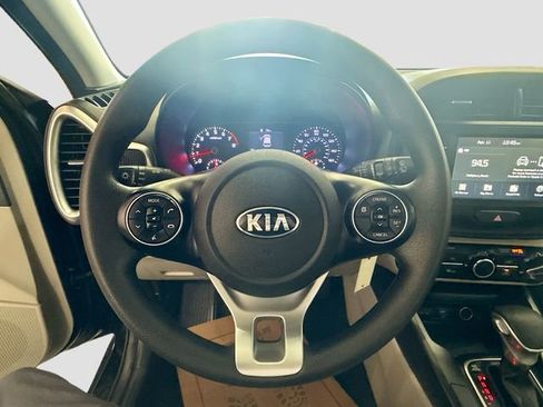 Used 2020 Kia Soul S FWD image 12
