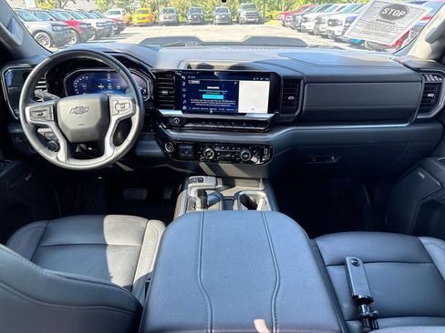 Used 2024 Chevrolet Silverado 1500 LT Trail Boss w/ Convenience Package II AWD/4WD image 10