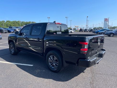 Used 2025 Nissan Frontier SV w/ SV Convenience Package RWD image 14