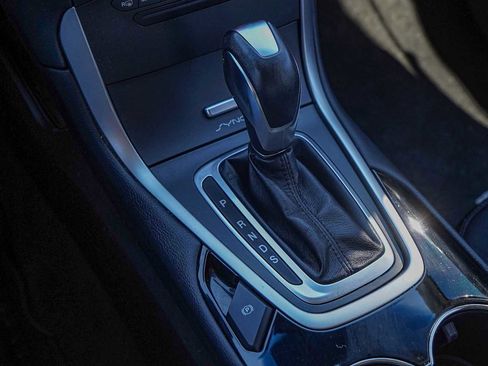 Used 2017 Ford Edge SEL image 20