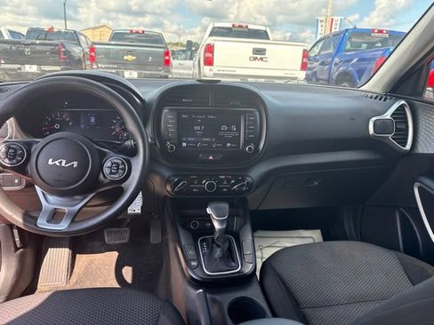 Used 2022 Kia Soul LX w/ Technology Package FWD image 13