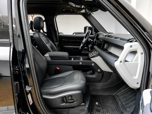 Used 2023 Land Rover Defender 110 SE image 36