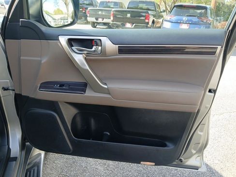 Used 2020 Lexus GX 460 Premium image 16