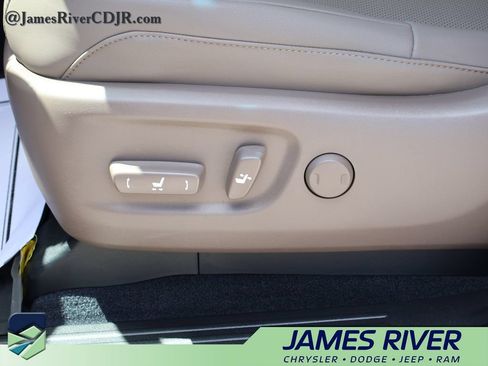 Used 2023 Lexus GX 460 Premium w/ Premium Package AWD/4WD image 23