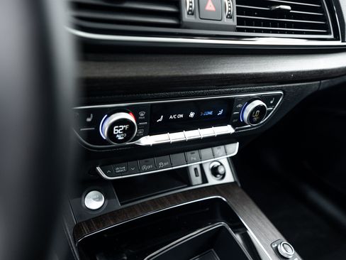 Certified 2023 Audi Q5 2.0T Premium w/ Convenience Package AWD/4WD image 10